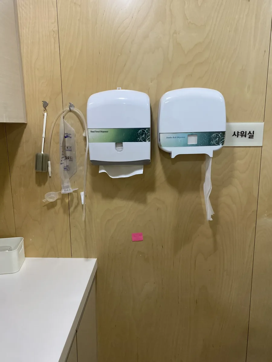 경기 고양시 일산동구 요양원 ABS 안전손잡이 설치 시공 전